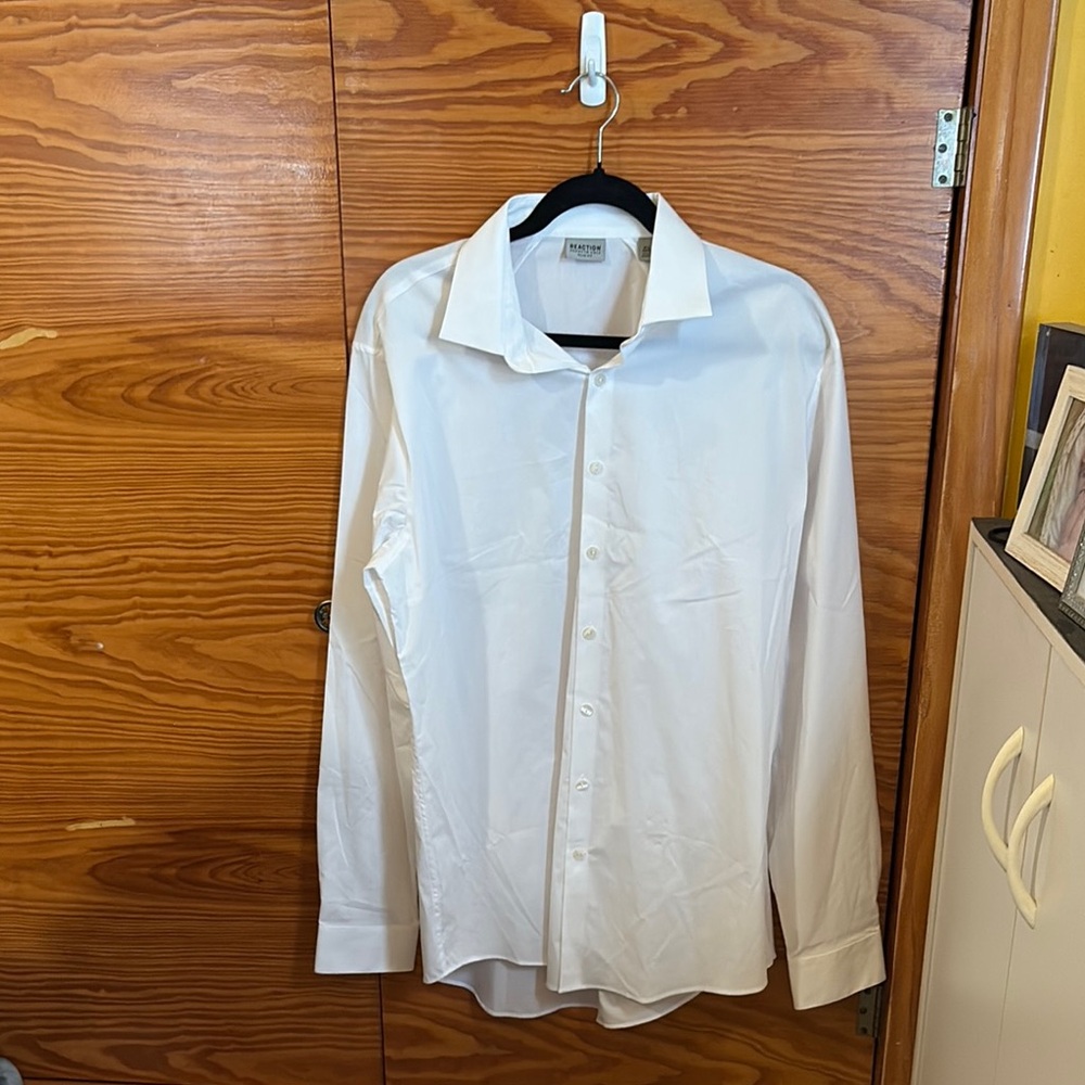 Reaction Kenneth Cole White Dress Shirt Crisp Long-Sleeve